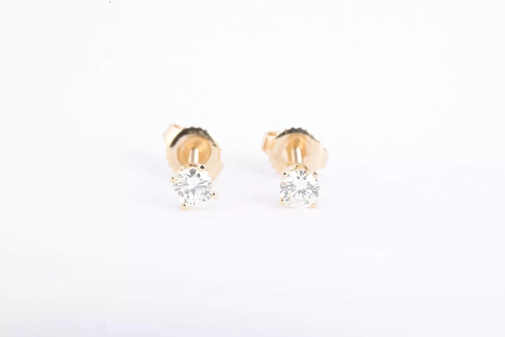 14k Yellow Gold 0.50tcw Diamond Stud Earrings (1.13g.)