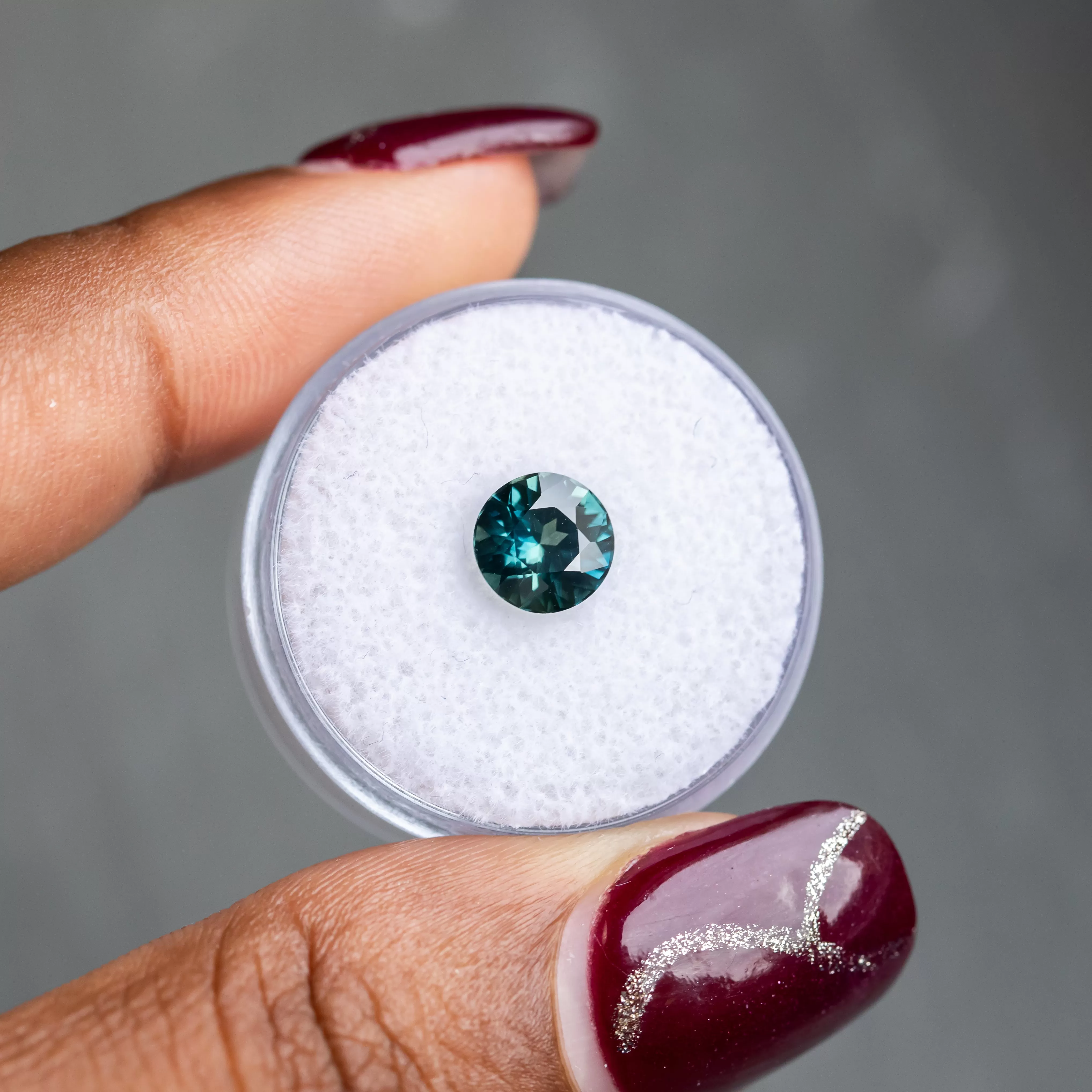 1.70CT ROUND SAPPHIRE, MEDIUM GREEN TEAL, 7.24X4.43MM