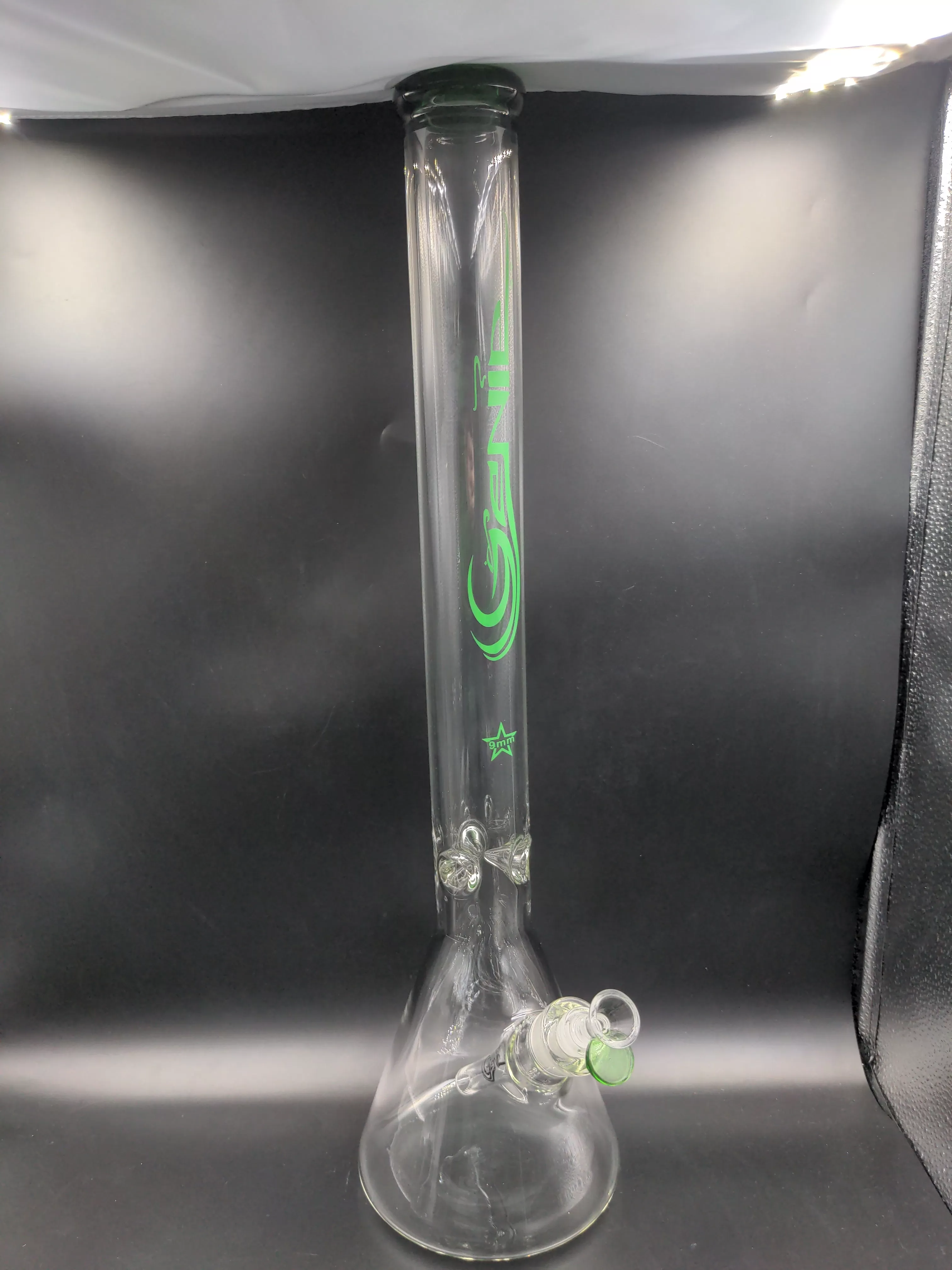 22 Genie 9mm Classic Beaker Bong