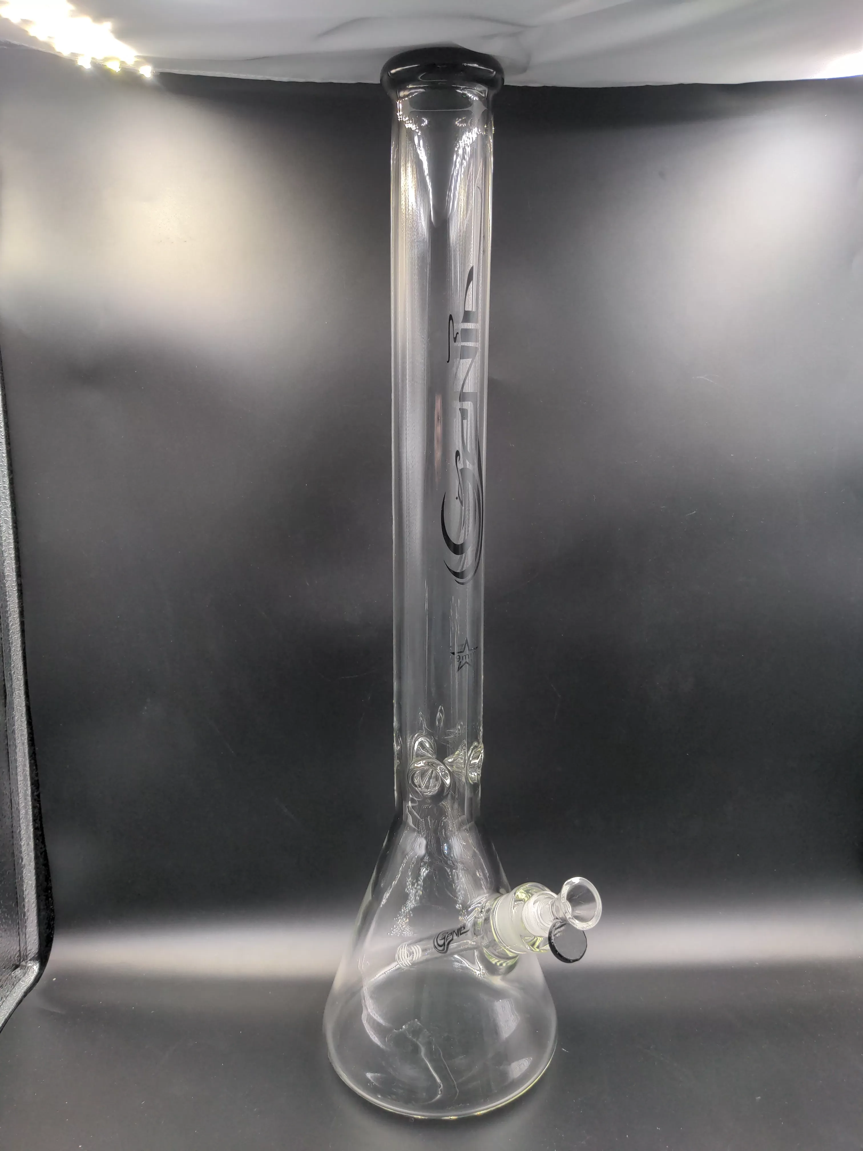 22 Genie 9mm Classic Beaker Bong