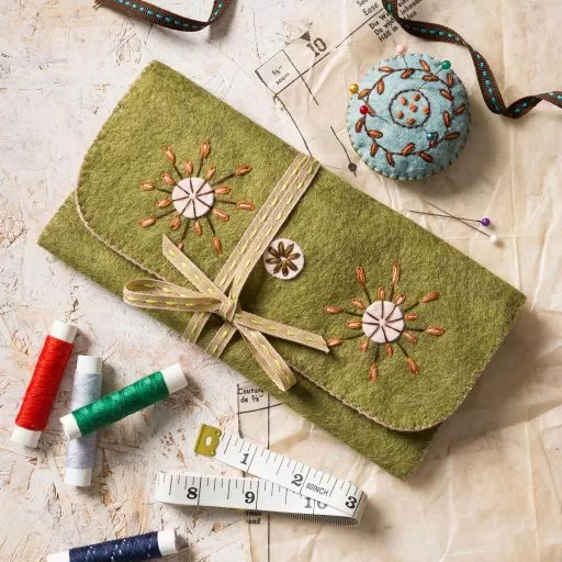 Corinne Lapierre - Sewing Roll Felt Craft Kit