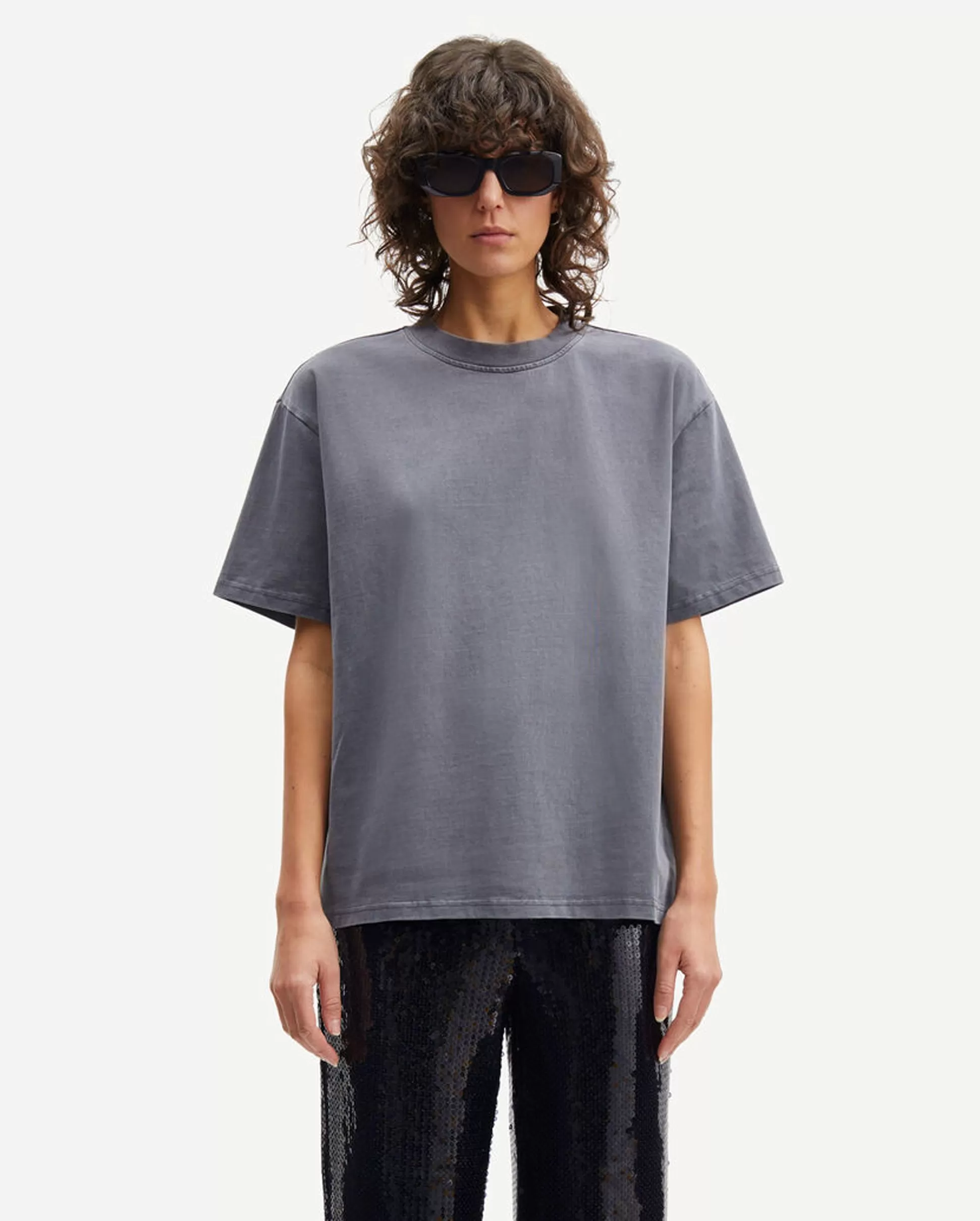 EIRA T-SHIRT / IRON GATE