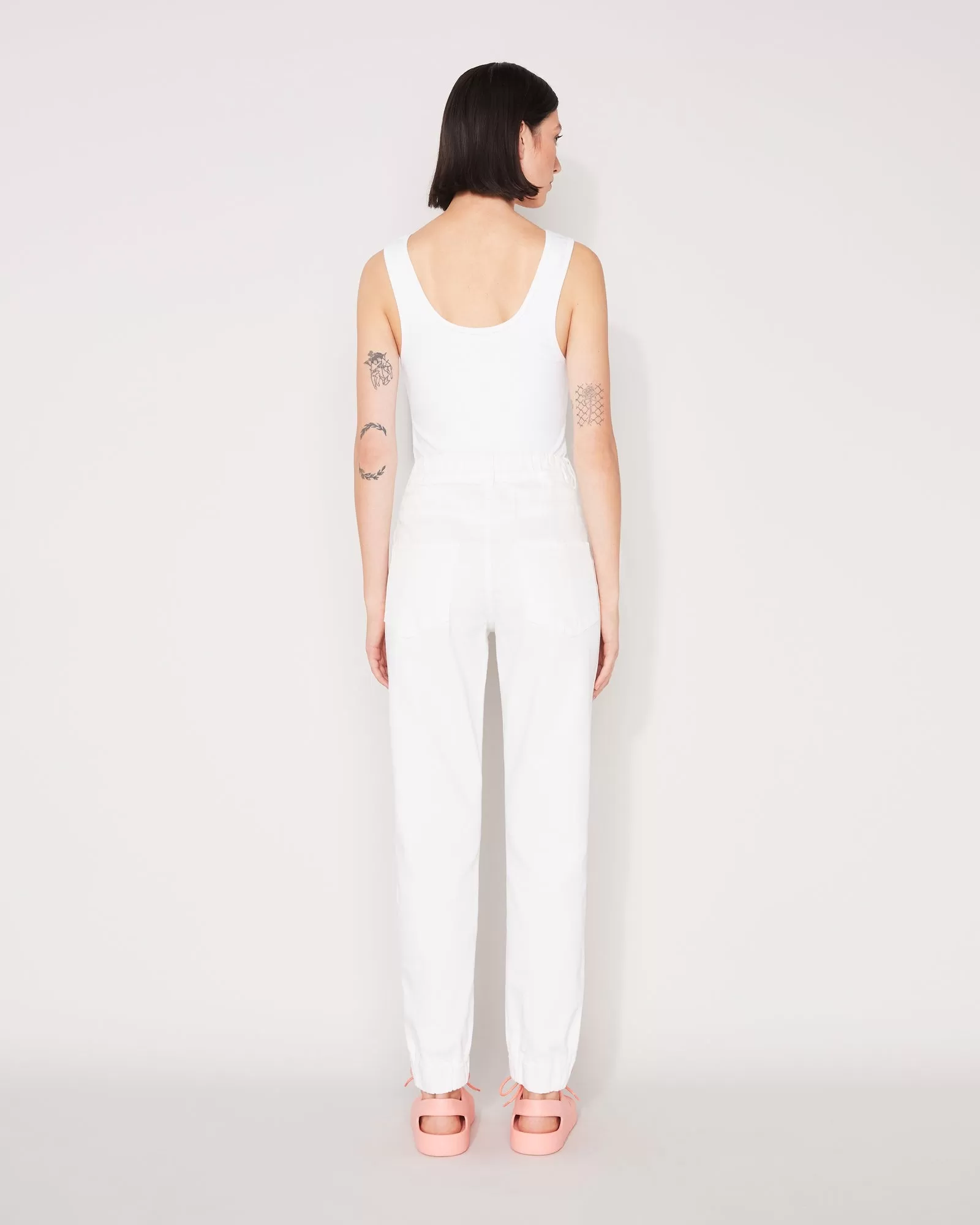 ESSENTIAL JOGGER - OFF WHITE