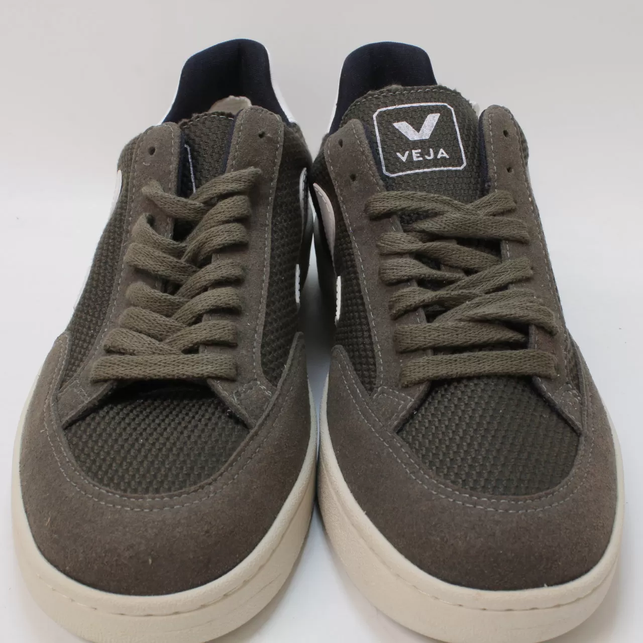 Mens Veja V12 Bmesh Olive White Uk Size 7