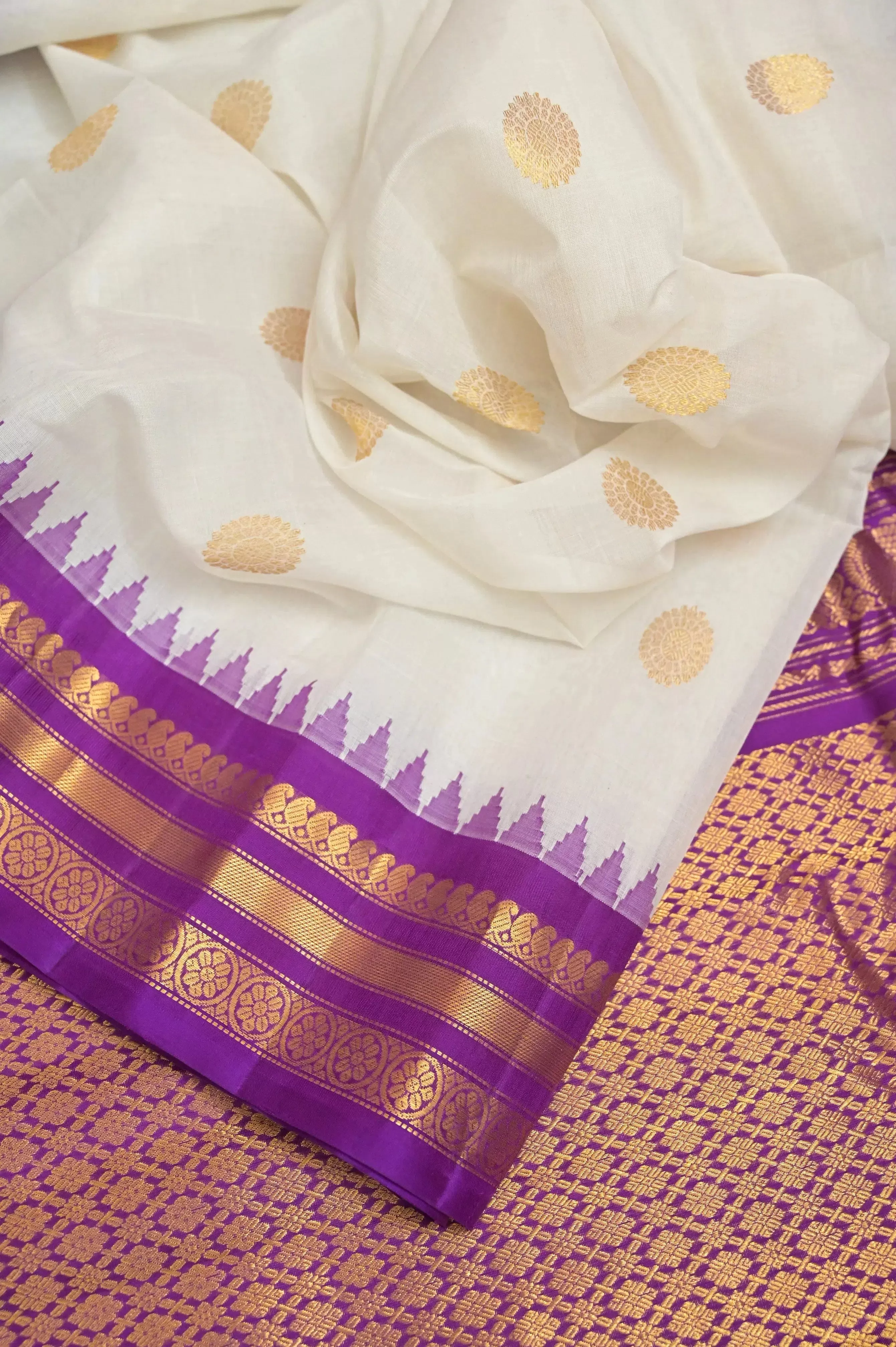 White and Purple Color Sico Gadwal  with Golden Buti Work